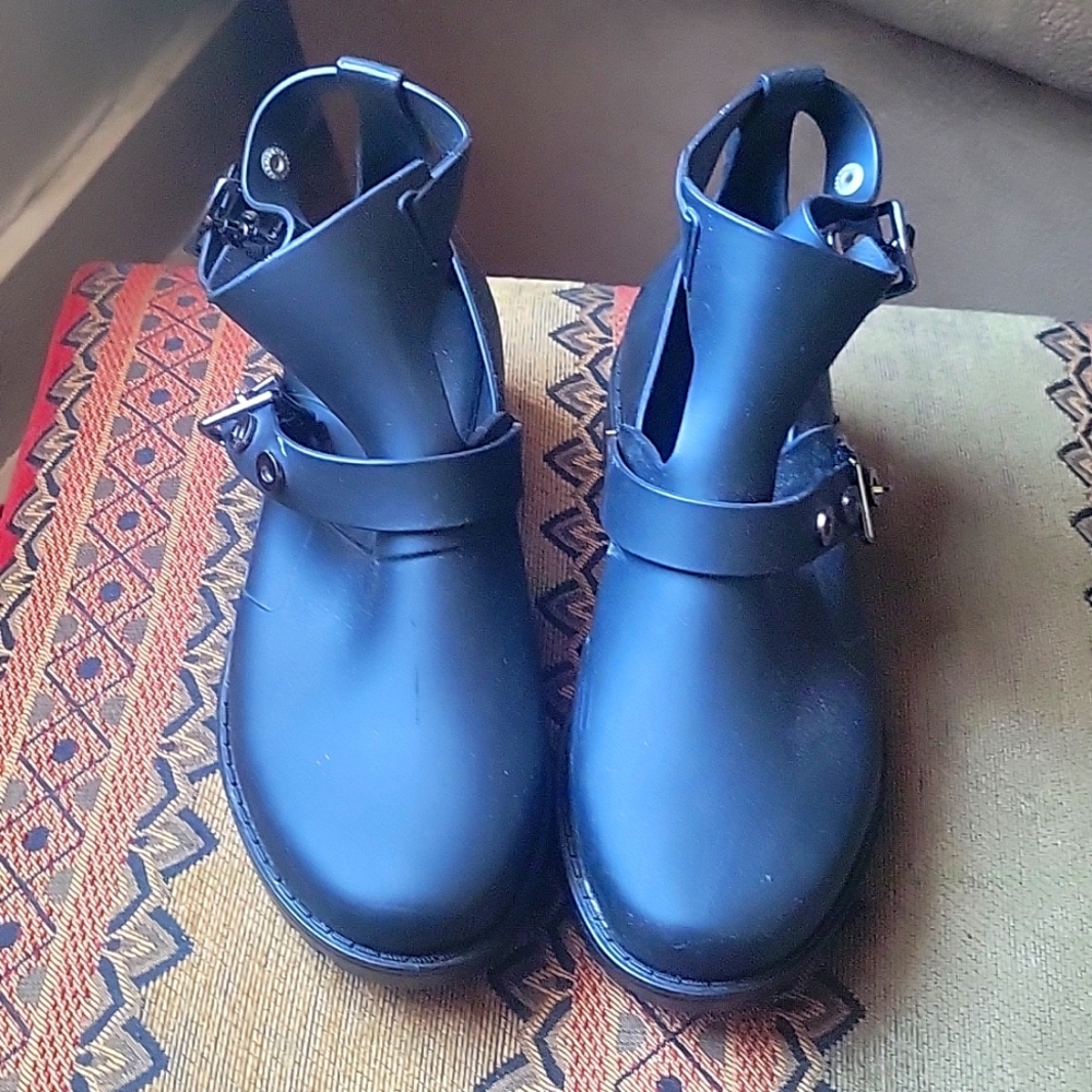 MELISSA BOOTIES